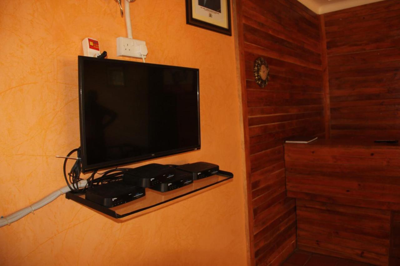 Masindi Saltek Forest Cottages מראה חיצוני תמונה