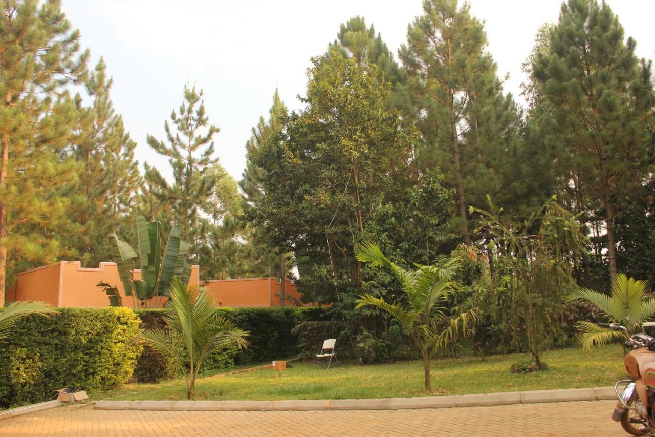 Masindi Saltek Forest Cottages מראה חיצוני תמונה